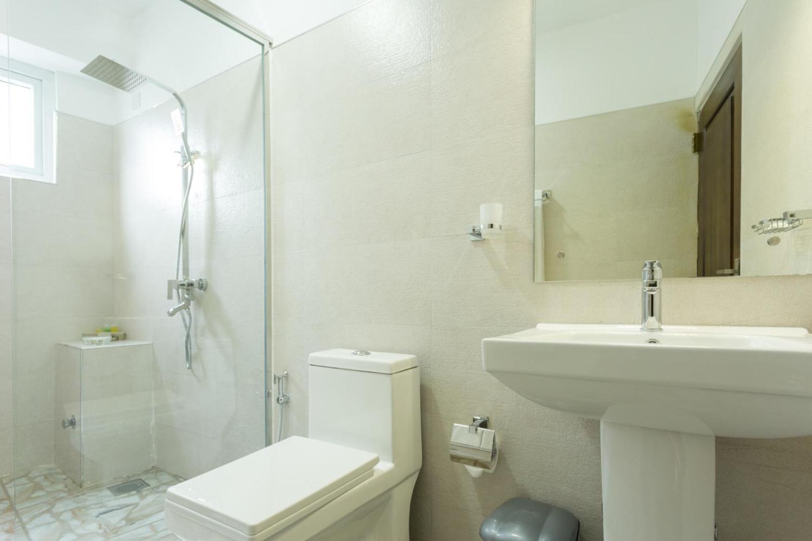 360 Lake View Hotel Канди Экстерьер фото