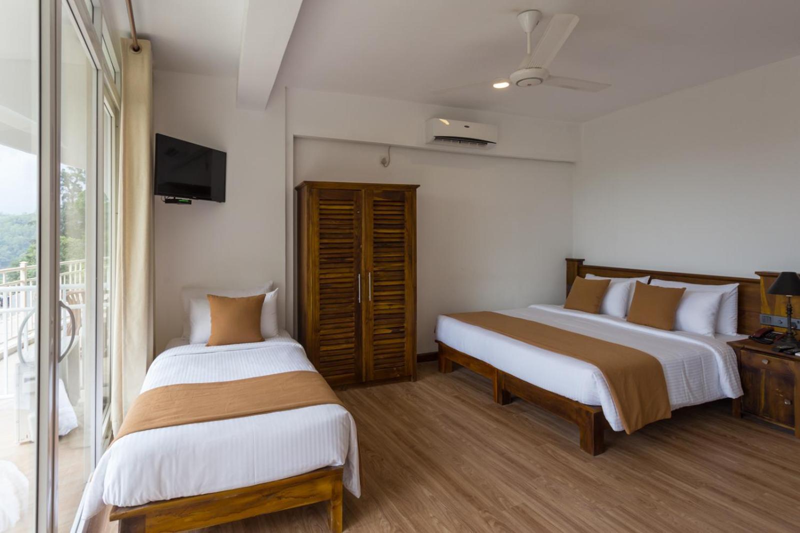 360 Lake View Hotel Канди Экстерьер фото